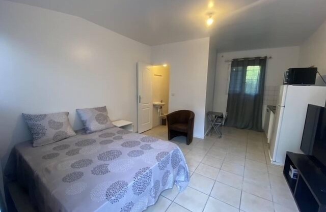 Charming 1-Bed Apartment 20 mins to Paris by train