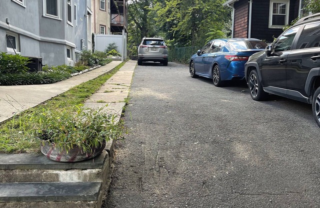 Charming 1-bedroom apartment in amazing Brookline with WiFi, AC