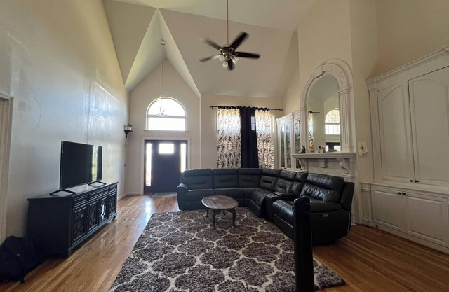 Charming 1-bedroom apartment without a kitchen, in amazing Nashville
