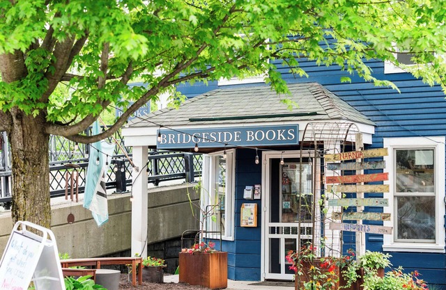 Charming 1 bedroom apartment in welcoming & walkable historic Waterbury Village