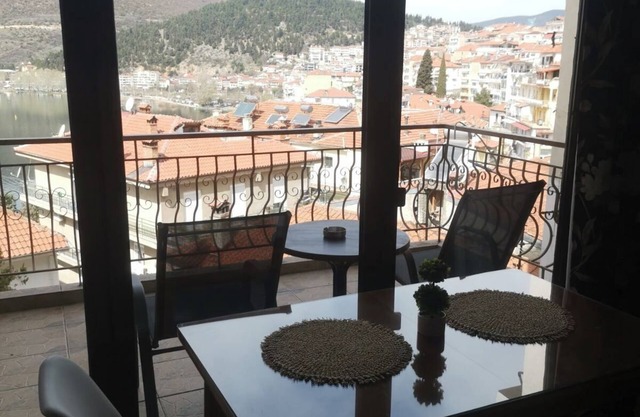 Charming 1-bedroom apartment in welcoming Kastoria with WiFi, AC