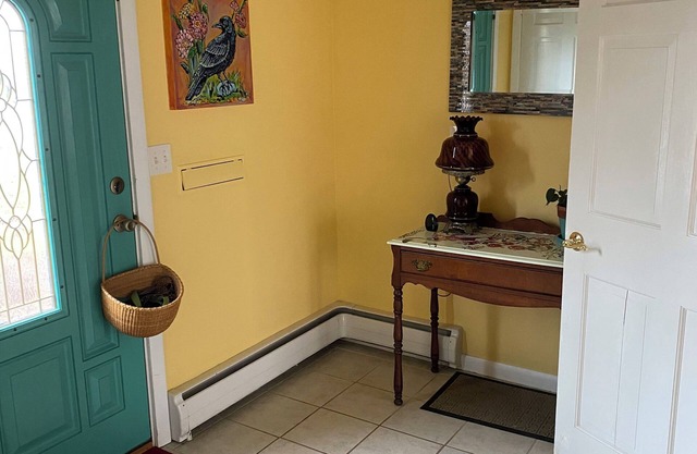 Charming 1-bedroom house in delightful Bangor 1.0 to Bangor center