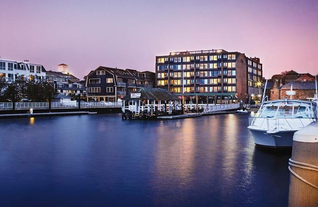 Charming 1 Bedroom Suite on the harbor in Newport, RI