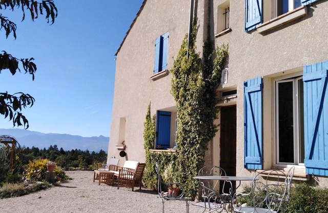 Charming 17th century country farmhouse with incredible views!