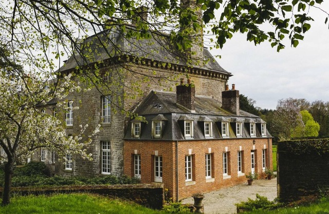 Charming 18th Century Chateau Wing: Garden, Fireplace, Fishing, Near Bagnoles de l'Orne