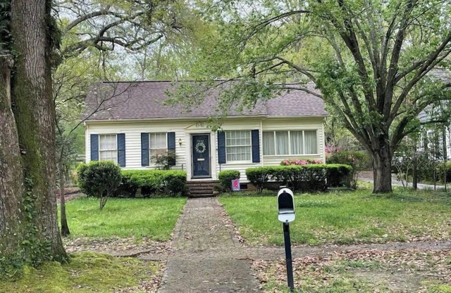 Charming 1930's Euclid Ave Bungalow