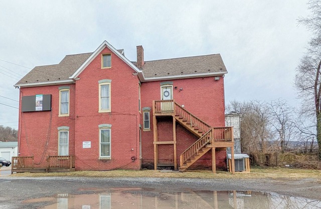 Charming 1BR Apartment 1st Floor Cumberland Gem