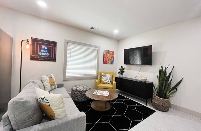 Charming 1br minutes to the Airport and Music City