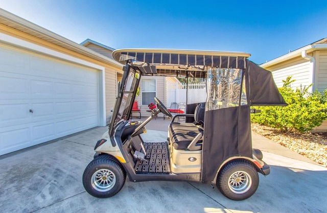 Charming 2/2 Courtyard Villa in Village of Hadley with Golf Cart