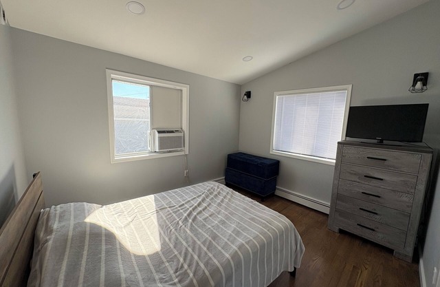 Charming 2-bedroom apartment in wonderful Lacey Township with water views