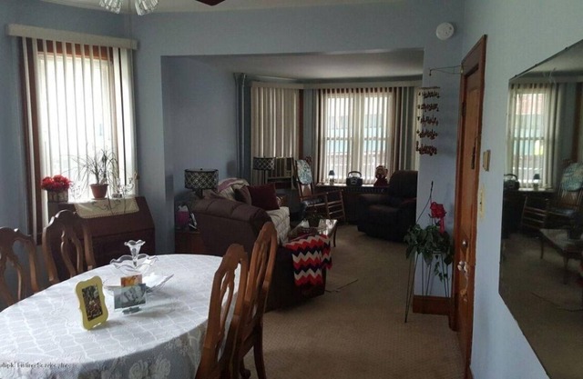 Charming 2 bedroom home, close to NYC