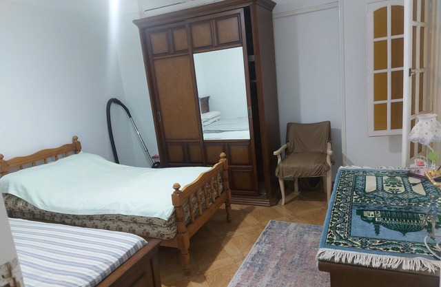 Charming 2-bedroom apartment in enchanting Alexandria with WiFi, fitness room.