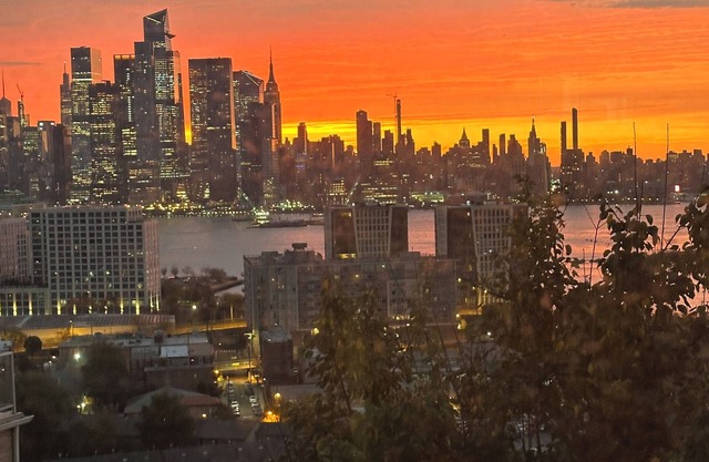 Charming 2-bedroom apartment with full kitchen 10-15 mins from NYC Times Sq.