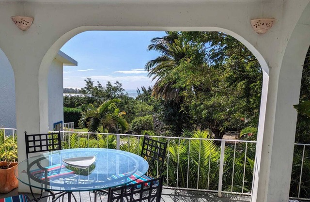 Charming 2-bedroom apartment in amazing Le Morne with AC, WiFi