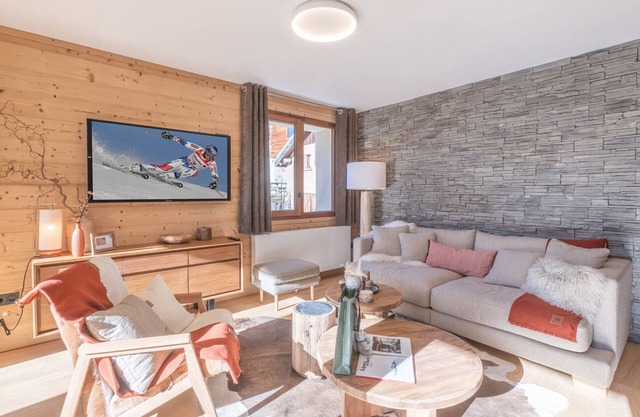 Charming 2-Bedroom Apartment Near Slopes with Garage and WiFi in Alpe d'Huez
