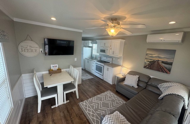 Charming 2-bedroom cabin at Sun Retreats Silver Lake campground.