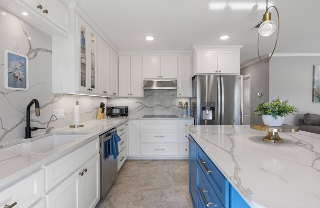 Charming 2-bedroom condo in fabulous Kingsland with WiFi, AC