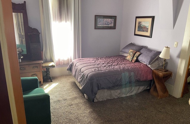 Charming 2-bedroom house in lovely Booneville with AC, WiFi