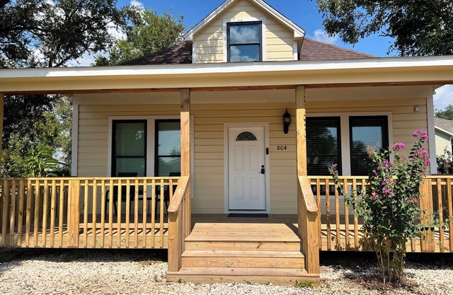 Charming 2-bedroom house in Palacios.