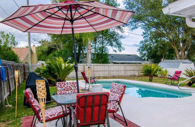 Charming 2-bedroom house with AC, WiFi in lovely Deltona