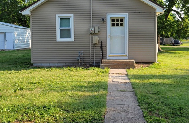 Charming 2-bedroom house - Rural Community Living