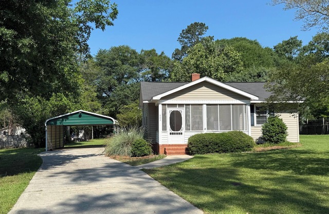 Charming 2-bedroom house in Perry with AC, WiFi