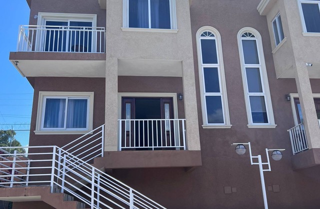 Charming 2-bedroom townhome with WiFi, AC in beautiful Ocho Rios