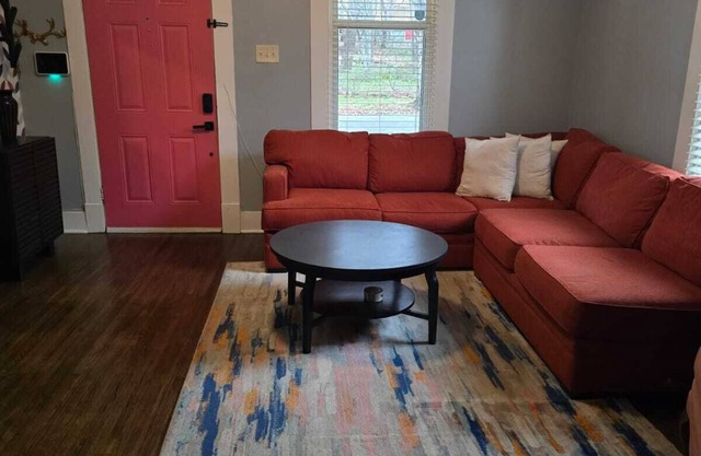 Charming 2-bedroom house - Perfect for Short-Term Rental