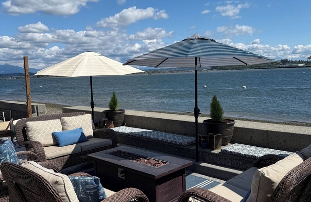 Charming 2-bedroom water front house with your own beach access.