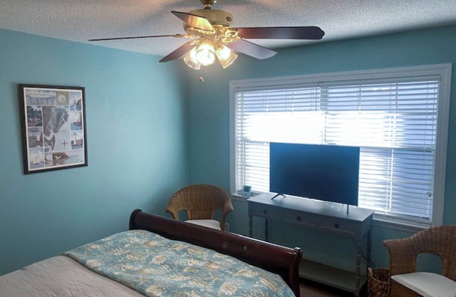 Charming 2-BR condo with WiFi, AC in delightful St. Simons Island's Pier Village