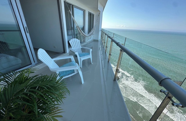 Charming 2-bedroom apartment in front of the Beach with WiFi, AC, Pool, Jacuzzi