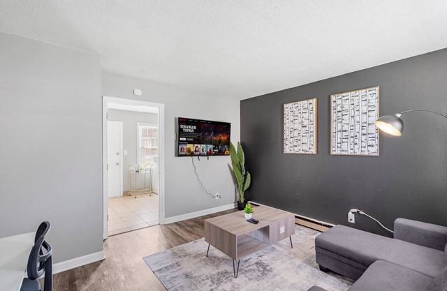 Charming 2 King Bedroom Suite—in Downtown Mt Holly