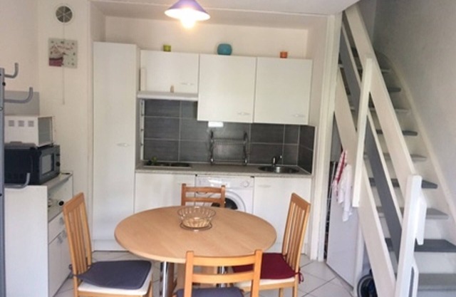 Charming 2-Room Cottage with Garden, Near Beach - Sleeps 4