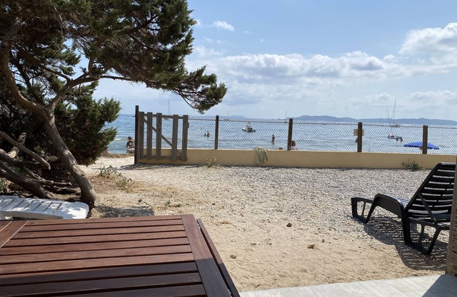 Charming 2 rooms flat with direct beach acces