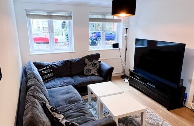 Charming 2BD in Twickenham Large Private Garden