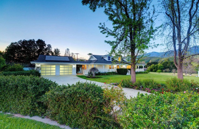 Charming 2bedroom Farmhouse in tranquil Ojai with views of the Sacred Topa Topas