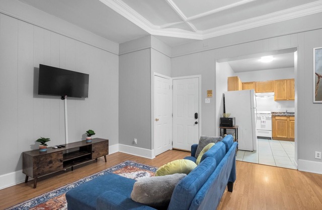 Charming 2BR Near Drexel