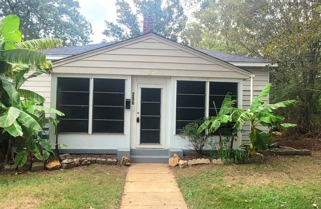 Charming 3-bedroom house with WiFi and AC in Kings Mountain!