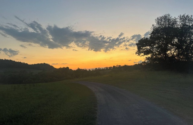 Charming 3-bedroom cottage in enjoyable Huntingdon with AC, WiFi