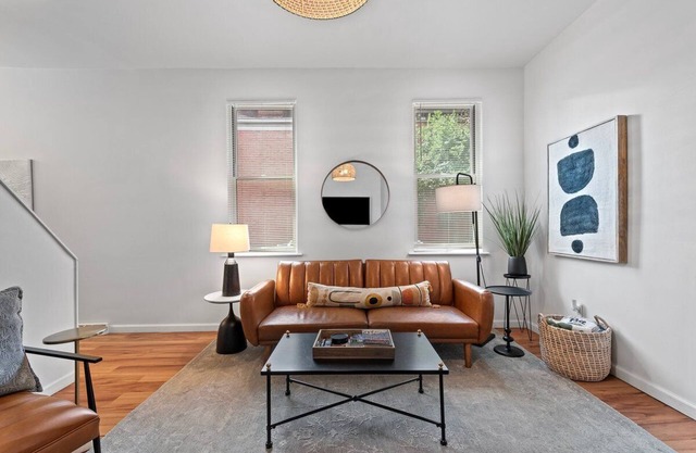 Charming 3-bedroom house- .5 mile walk to Acrisure stadium