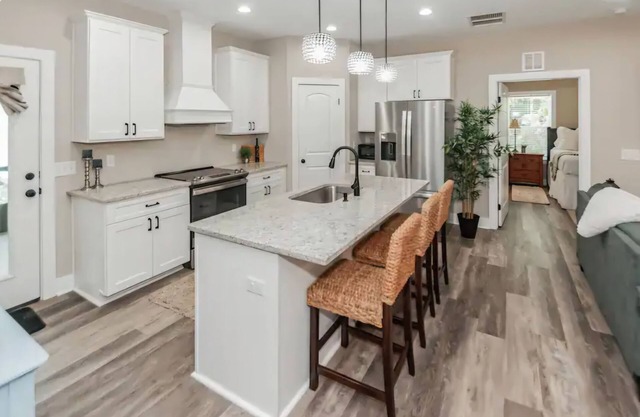 Charming 3-bedroom house with WiFi, fitness room on Gated property