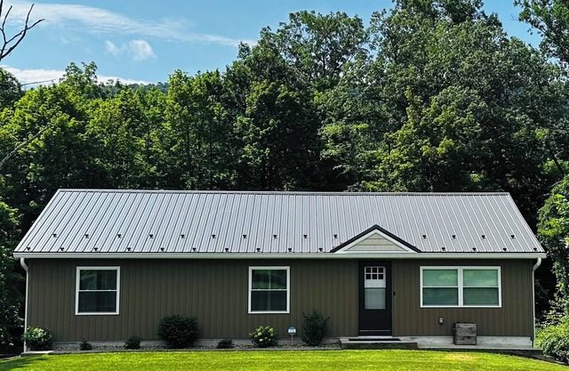 Charming 3-bedroom house on Stony Creek