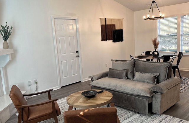 Charming 3-bedroom house pet friendly