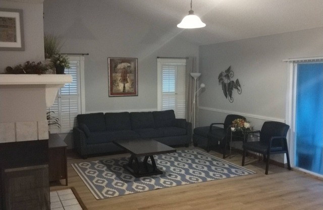 Charming 3-bedroom house with WiFi and AC in enchanting Orlando