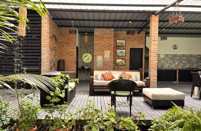 Charming 3-bedroom house with WiFi, AC in wonderful Olon