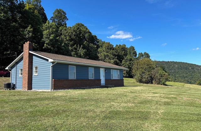 Charming 3-bedroom house in scenic Julian with incredible views