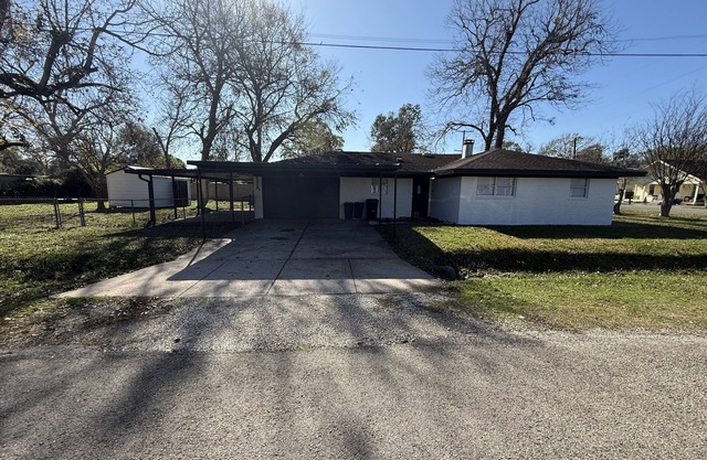 Charming 3-Bedroom Short-Term Rental in Port Neches