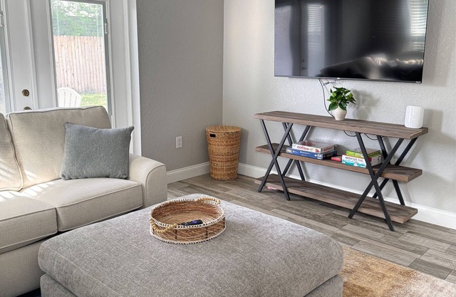 Charming 3-bedroom house in tranquil Winter Haven w/Lake Access