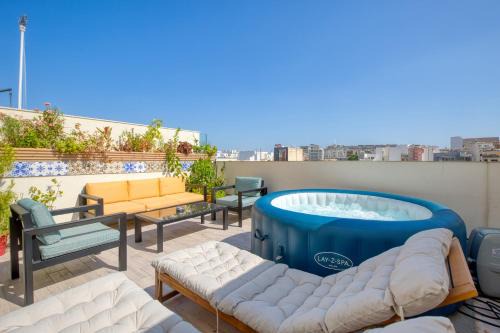 Charming 3 bedroom with jacuzzi and terrace near university MCAR1-2