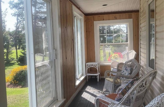 Charming 4 Bedroom Country House - 10 km from Summerside -